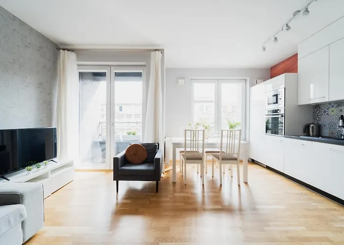 Big Apartment Old Town - 3 Rooms- 7 People-Lift- Near Town Hall